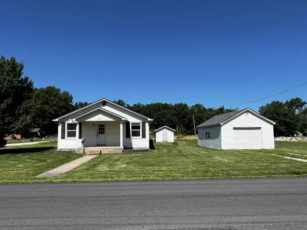 225 S Oakland AVE, Bolivar, MO 65613