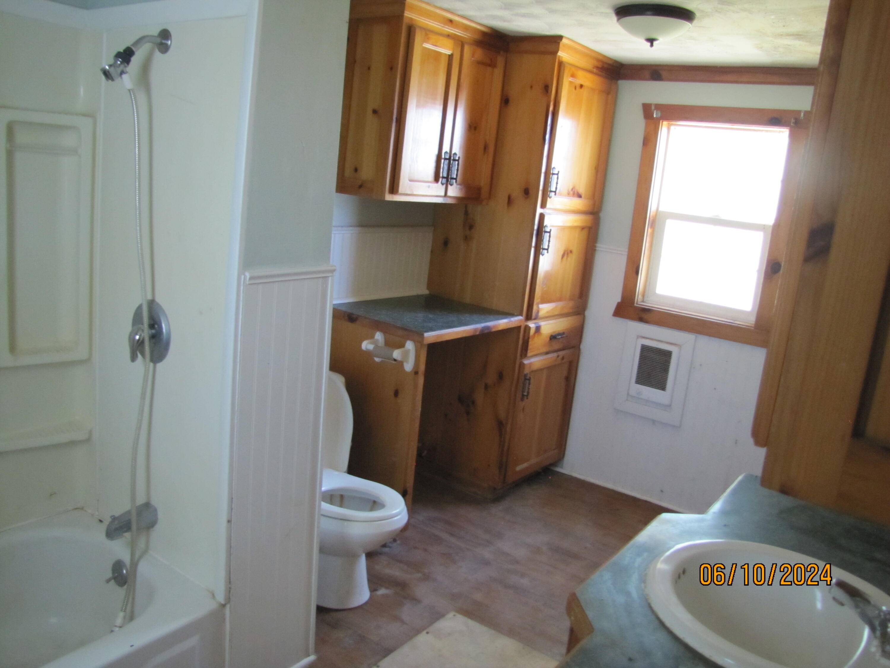 Bolivar, MO 65613,803 W Pine ST