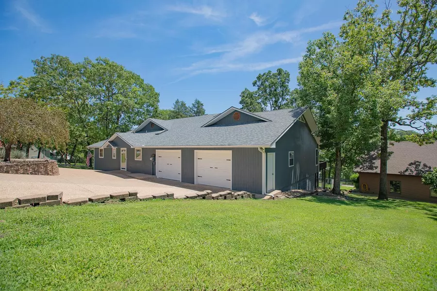 22401 Tucker Hollow RD, Golden, MO 65658