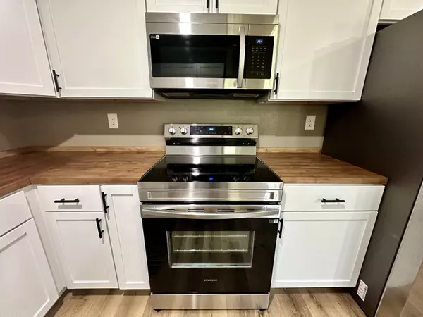 Raymondville, MO 65555,220 E Highway B