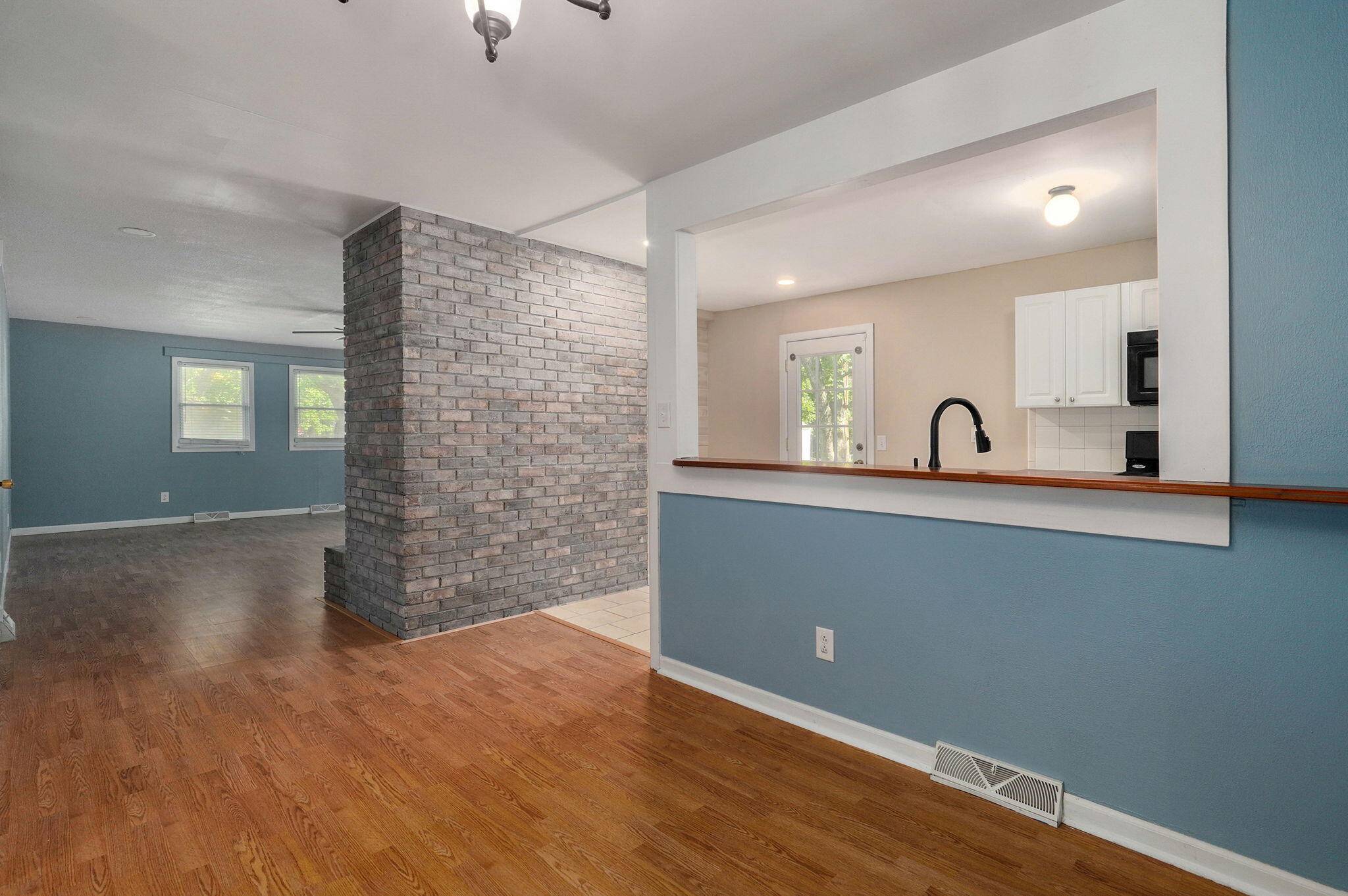 Willard, MO 65781,106 Southview DR
