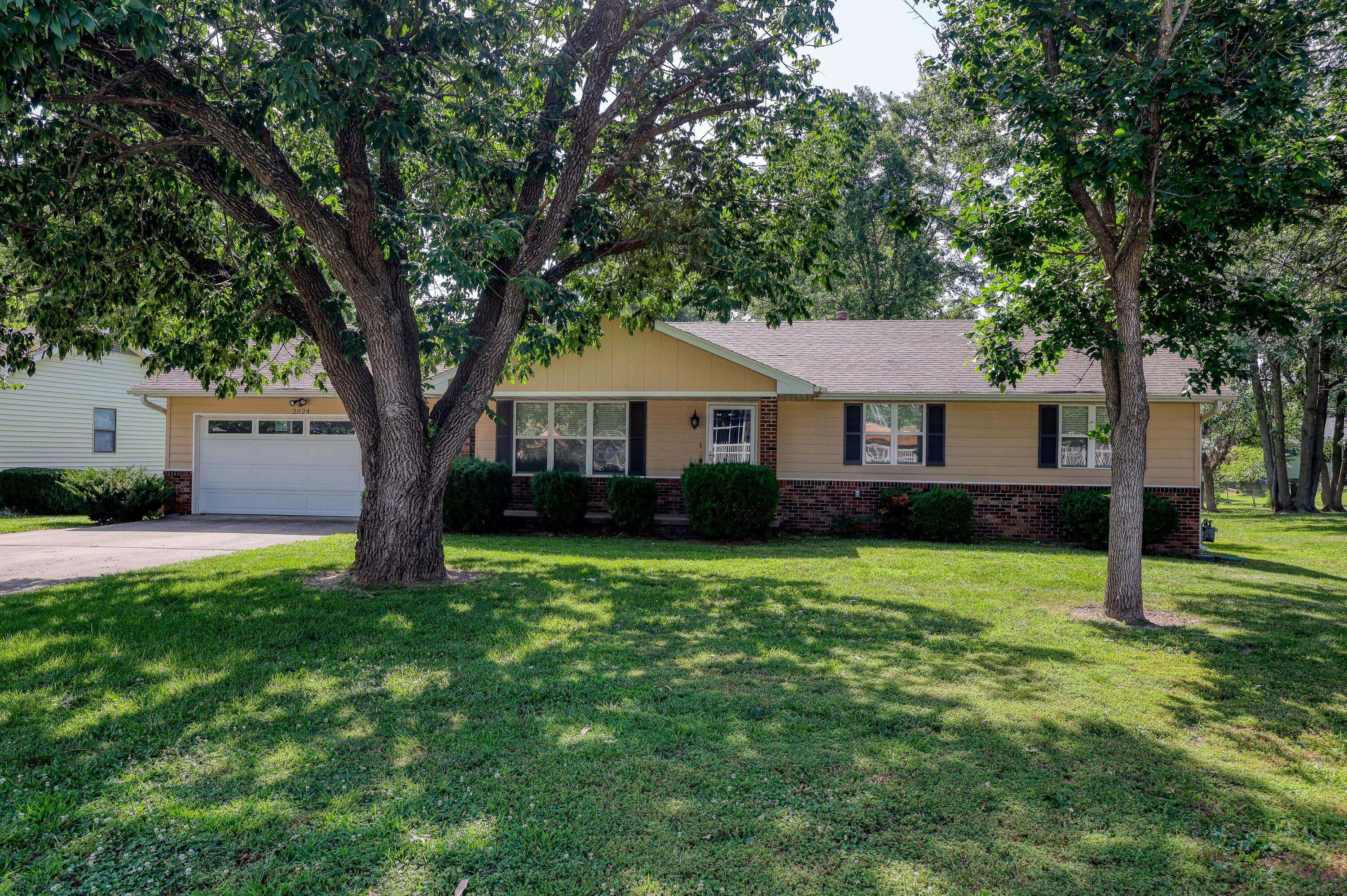 Carthage, MO 64836,2024 Katherine ST