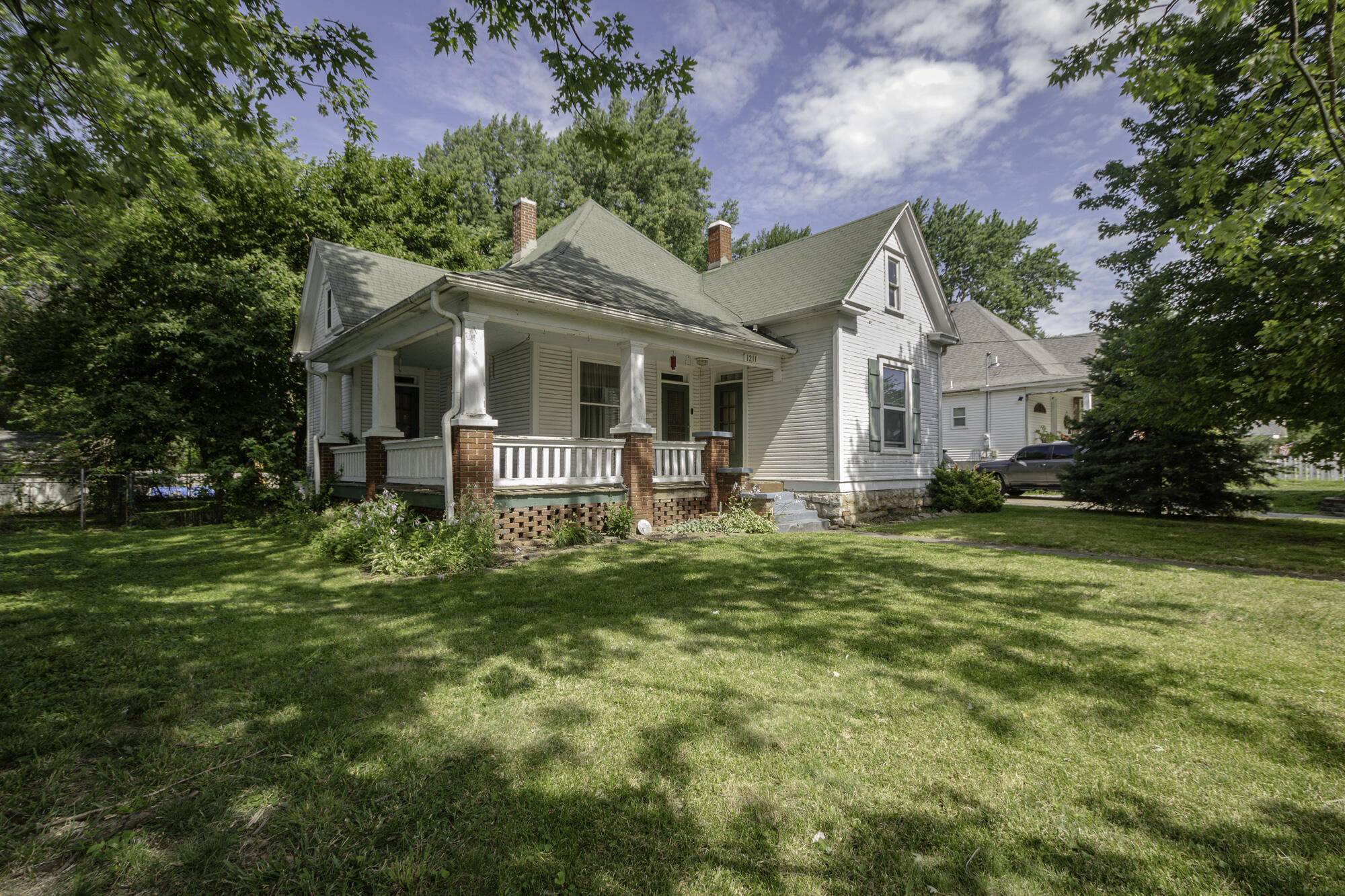 1211 N Main AVE, Springfield, MO 65802