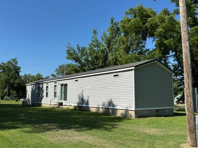 Everton, MO 65646,103 E School ST