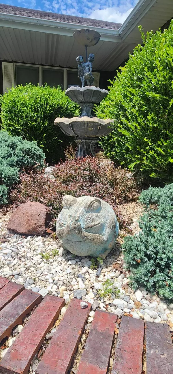 Marshfield, MO 65706,251 S Oak Grove ST