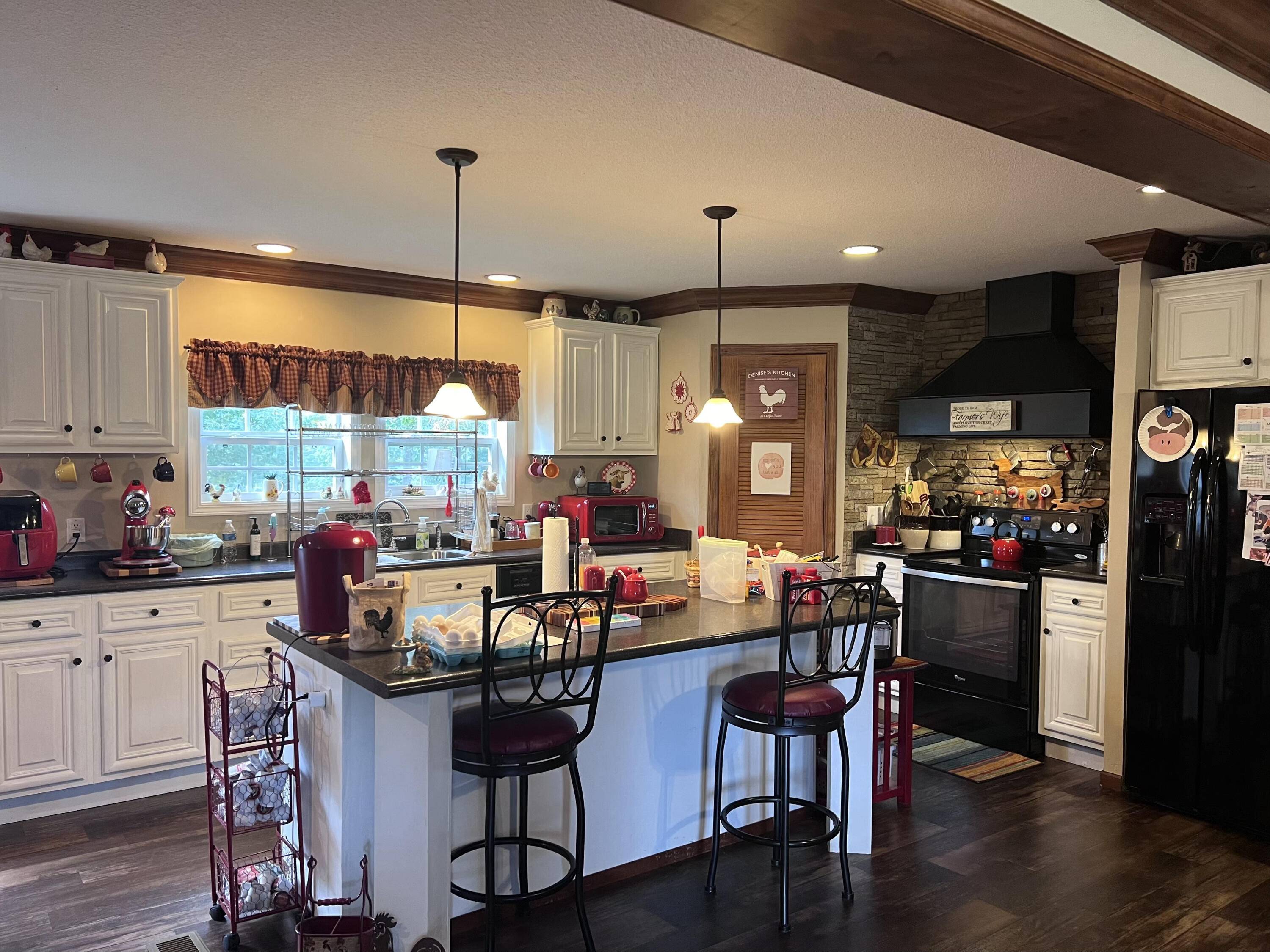 Hardy, AR 72542,567 New Hope RD