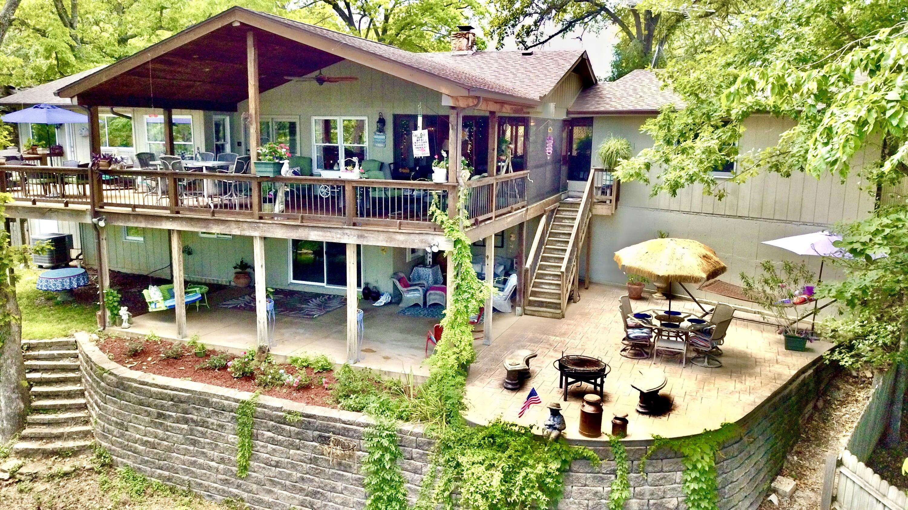 292 Ikard LN, Branson West, MO 65737