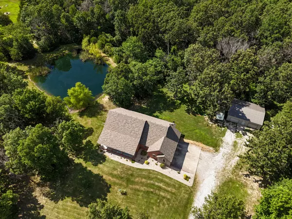 395 Shewanano LOOP, Marshfield, MO 65706