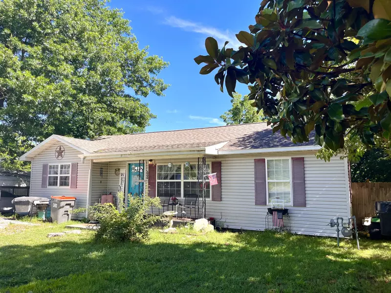 109 W Garner AVE, Goodman, MO 64843
