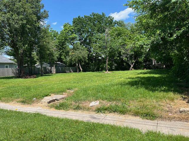 2320 N Taylor AVE, Springfield, MO 65803