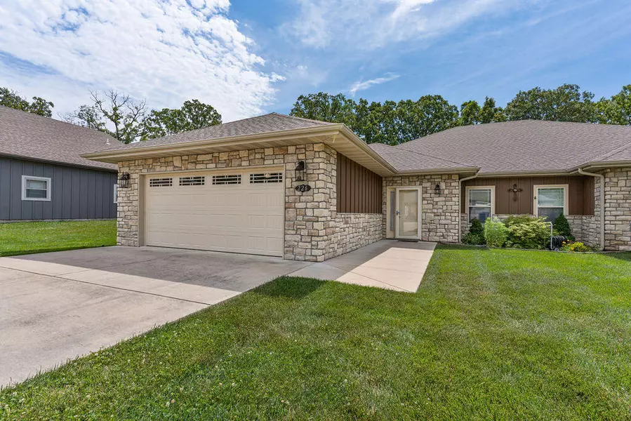 226 Cedar Glade DR, Branson West, MO 65737