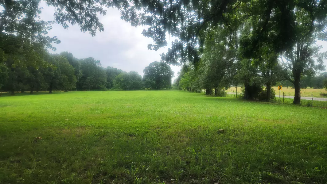 000 E Dade 92, Greenfield, MO 65661