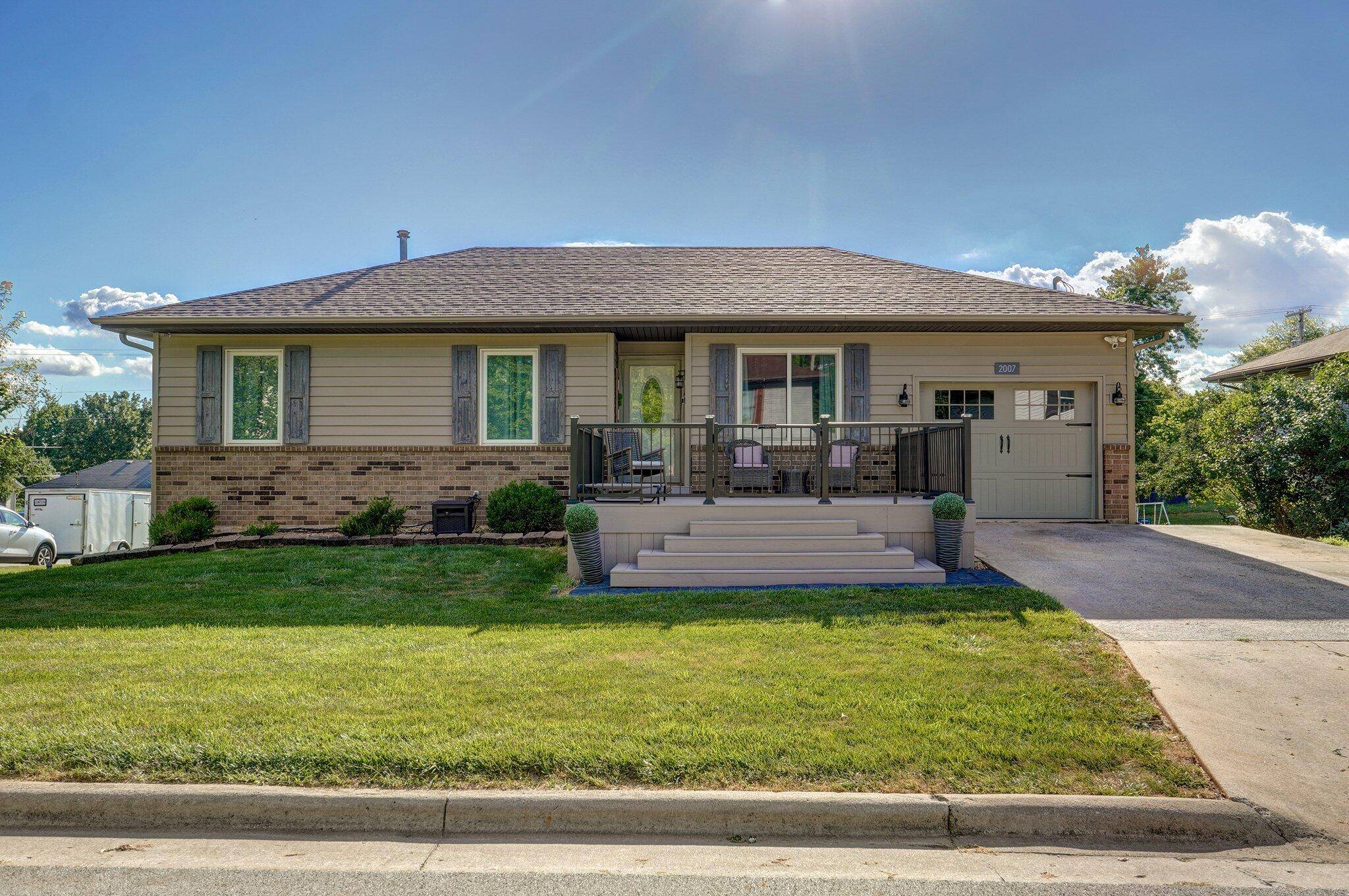 2007 S 14th ST, Ozark, MO 65721
