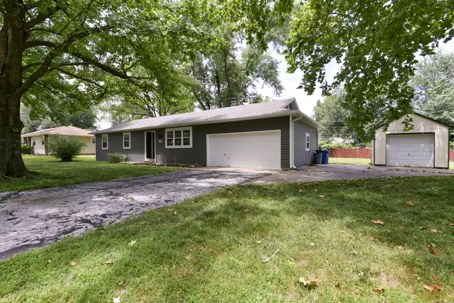 4207 W Sierra ST, Battlefield, MO 65619