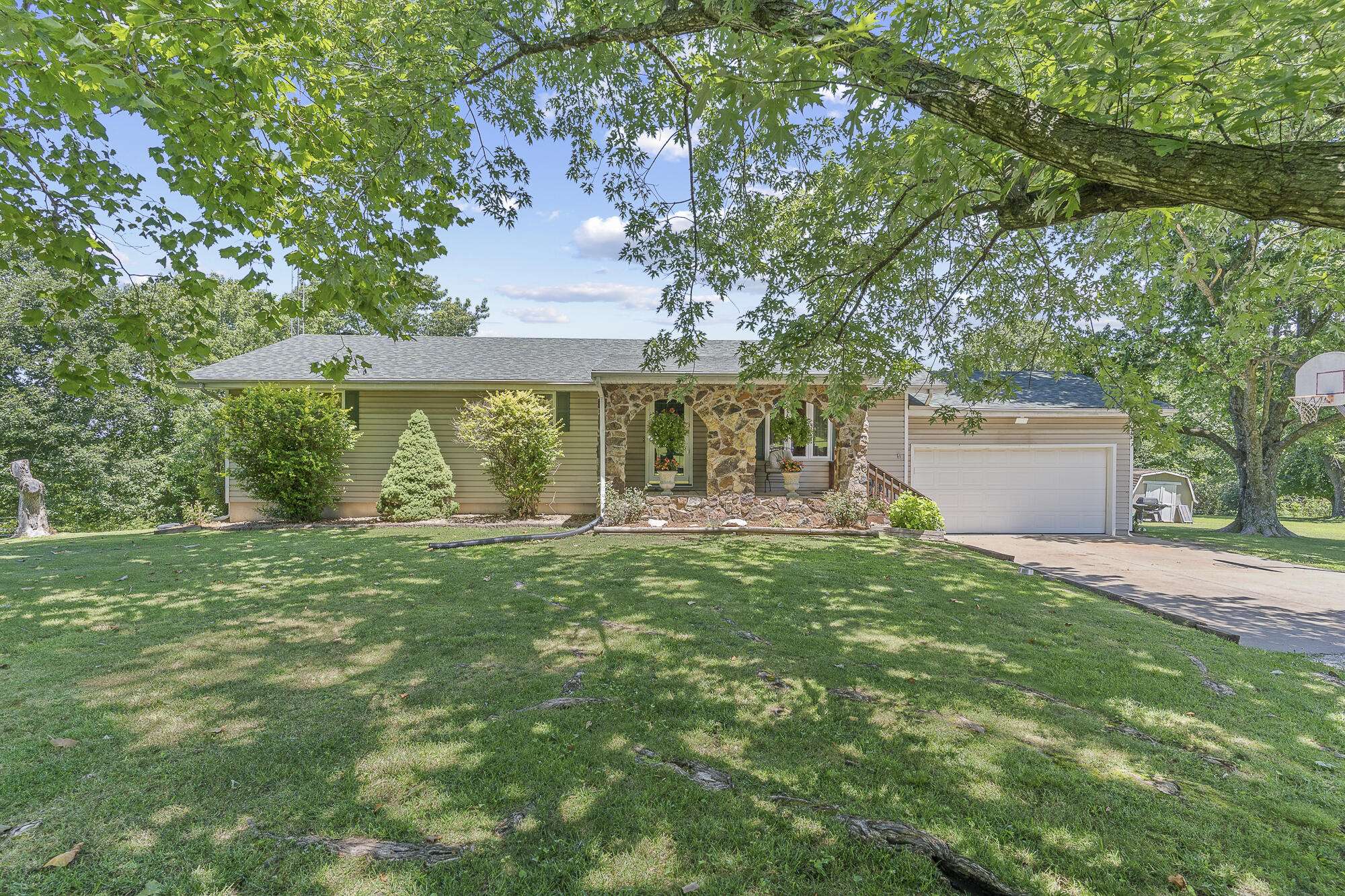 287 Indian Hills LN, Strafford, MO 65757