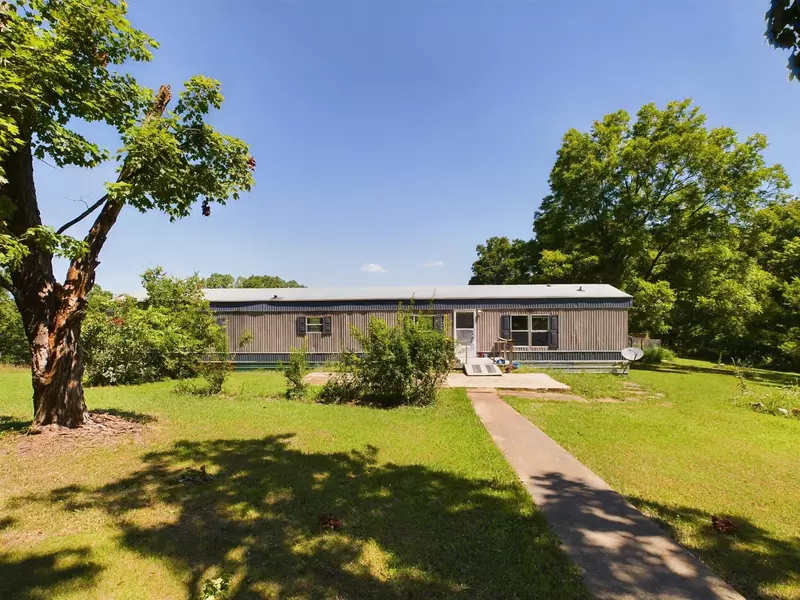 17379 Freedom RD, Willow Springs, MO 65793