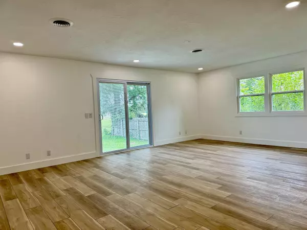 Bolivar, MO 65613,2017 W Northwood ST