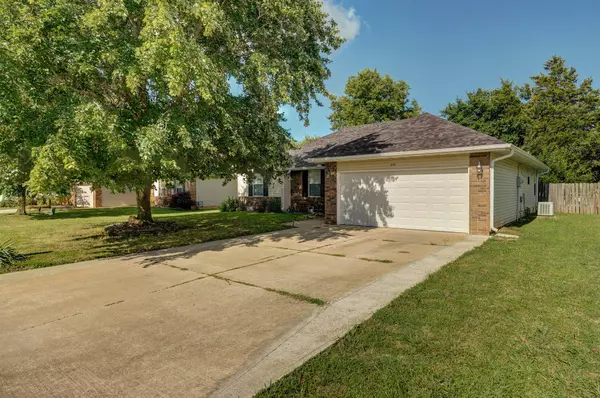 Clever, MO 65631,314 N Cherokee TRL