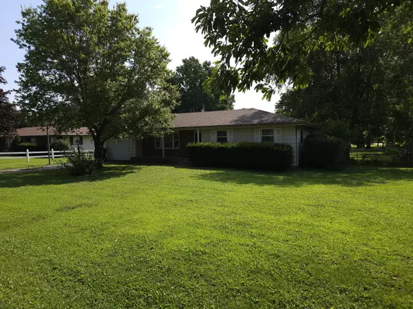 608 S Missouri ST, Marionville, MO 65705