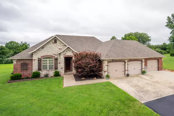 4417 S 154th RD, Bolivar, MO 65613