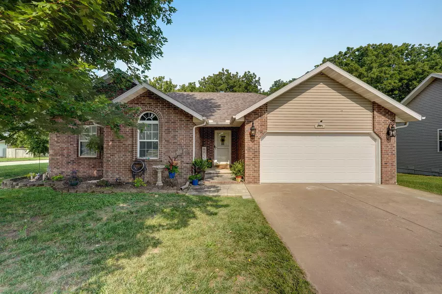 815 Saratoga RD, Willard, MO 65781