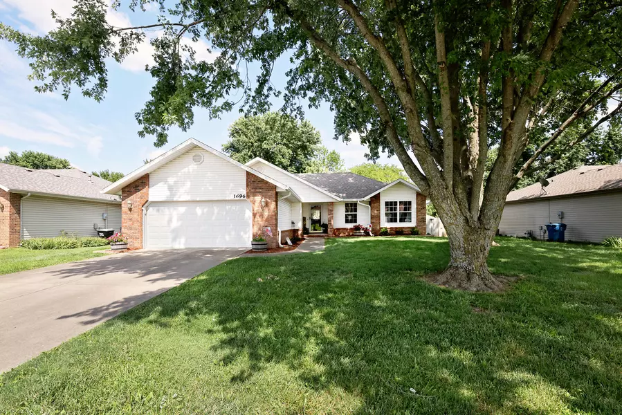 1696 S Miller AVE, Springfield, MO 65802