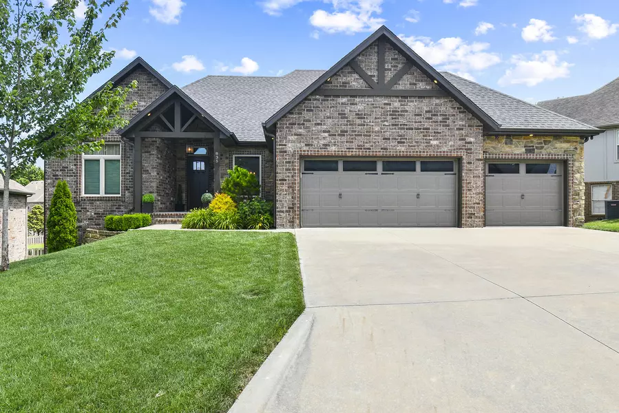 835 E Donegal CIR, Nixa, MO 65714