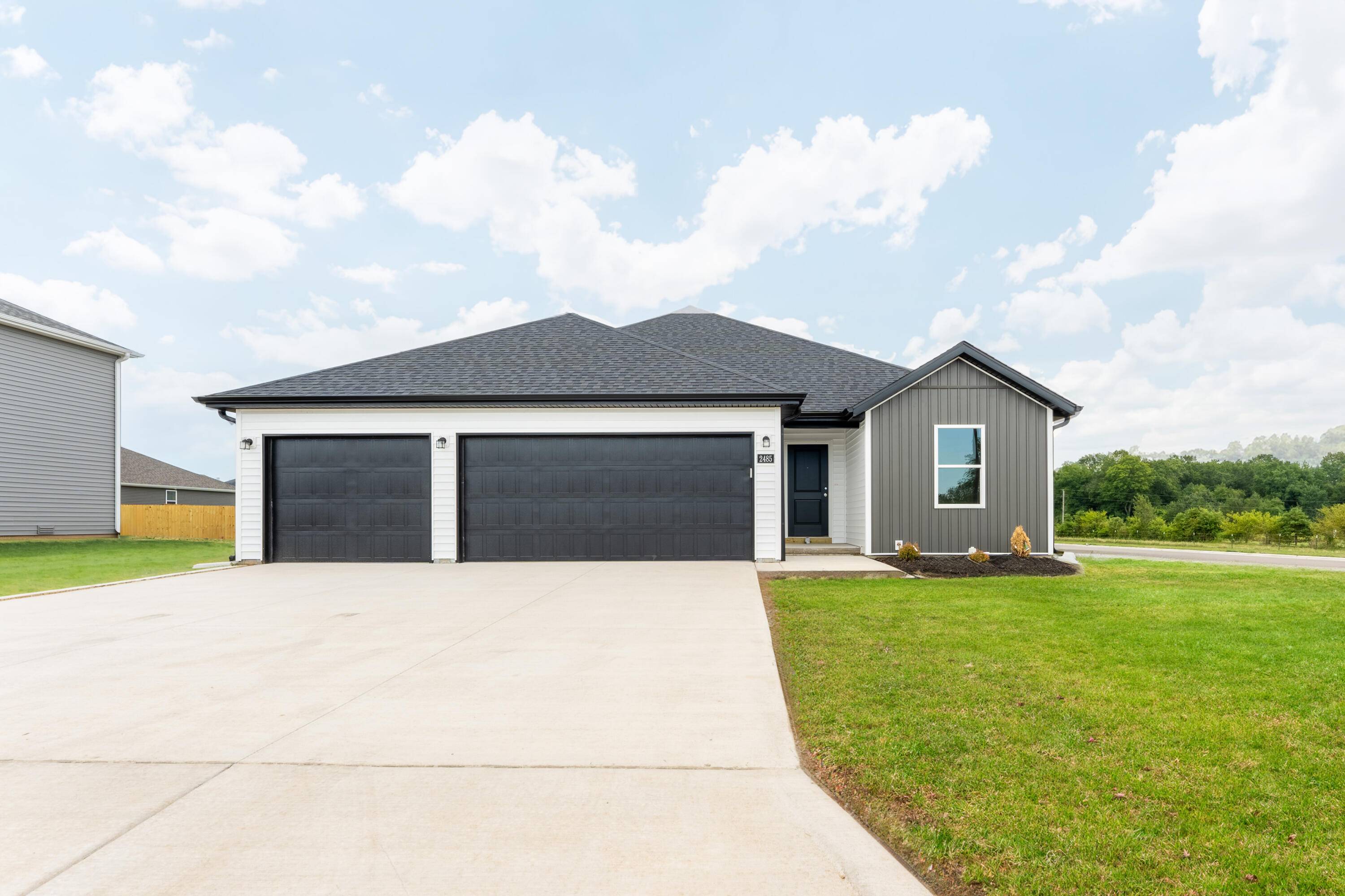 2485 E Spaniel ST, Republic, MO 65738