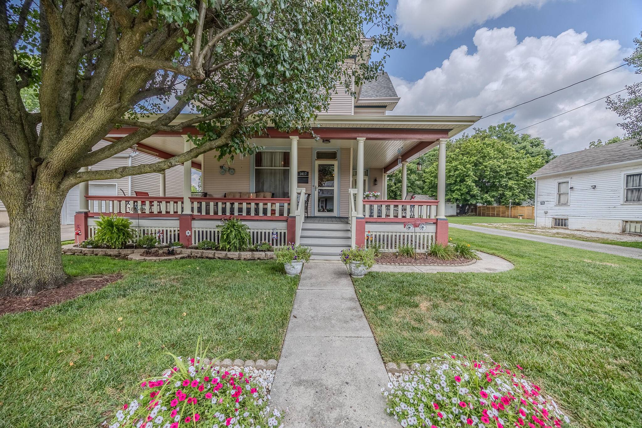 Springfield, MO 65803,1017 E Pacific ST