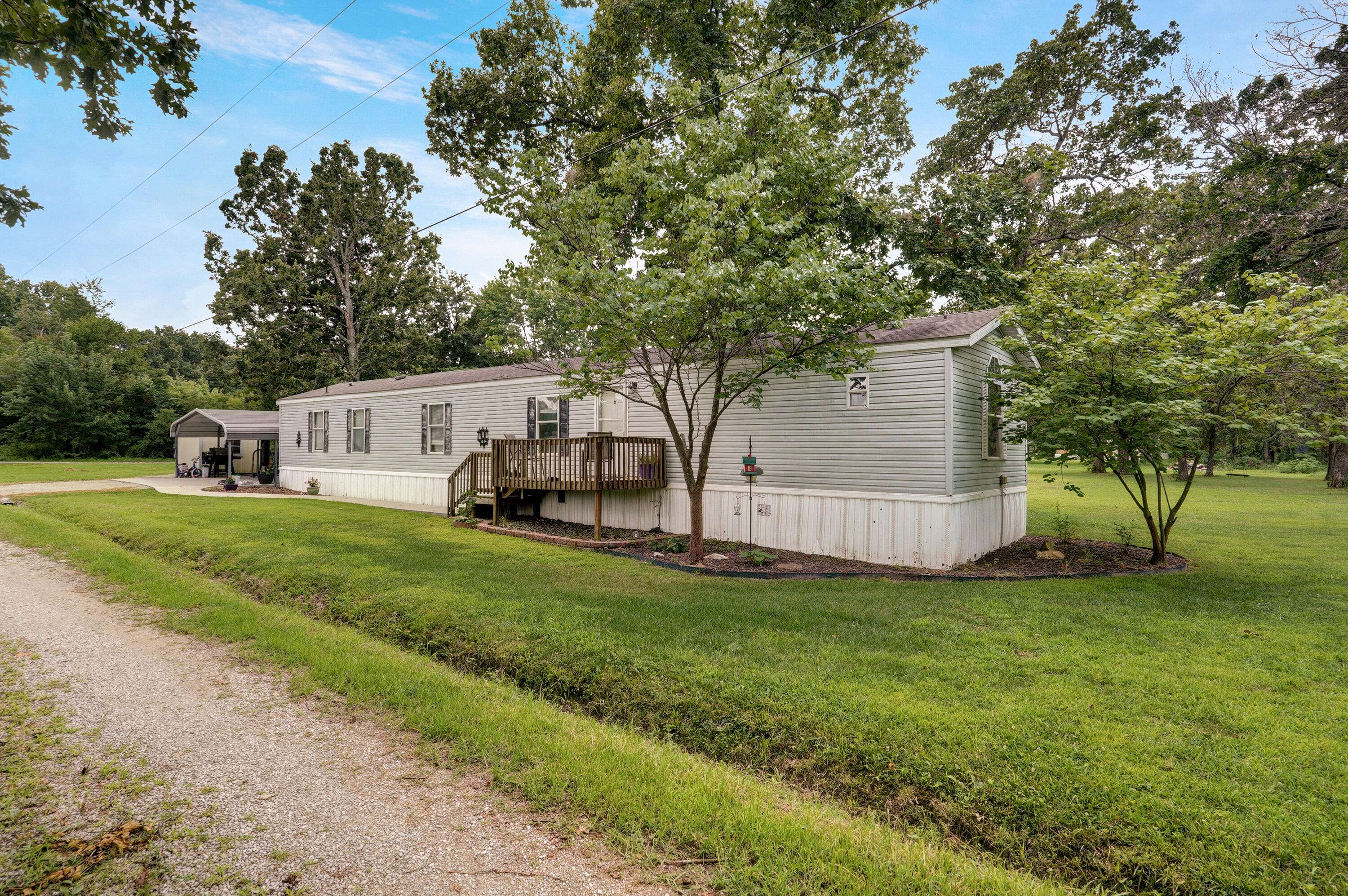 Aurora, MO 65605,20631 Lawrence 1205