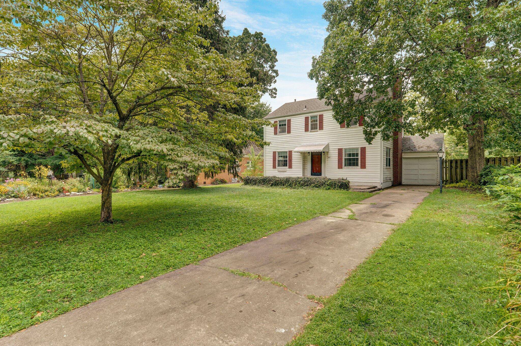 1441 N Summit AVE, Springfield, MO 65802