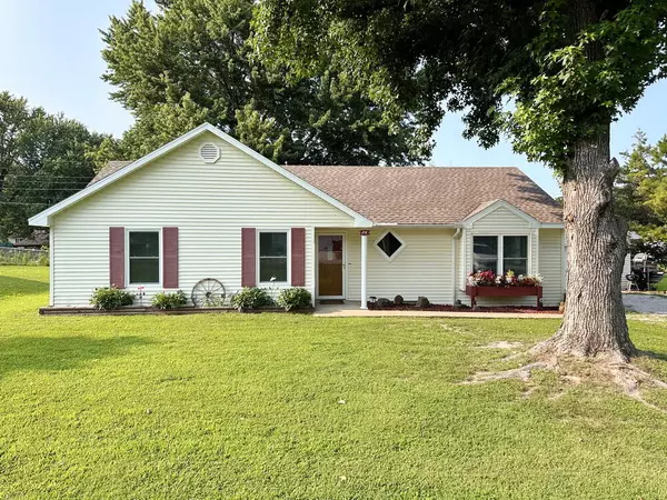 215 W Pine ST, El Dorado Springs, MO 64744
