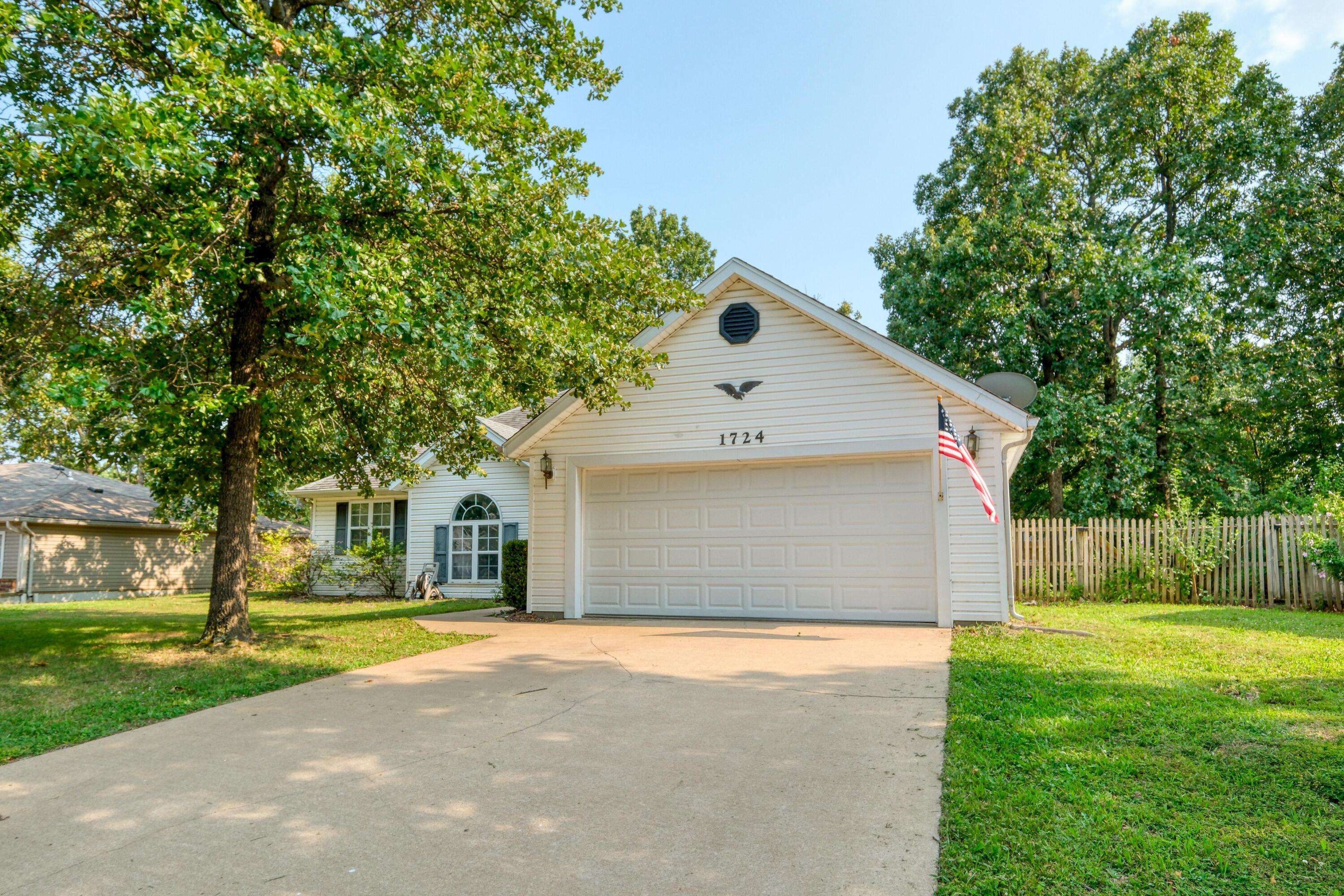 Joplin, MO 64801,1724 Redbud DR