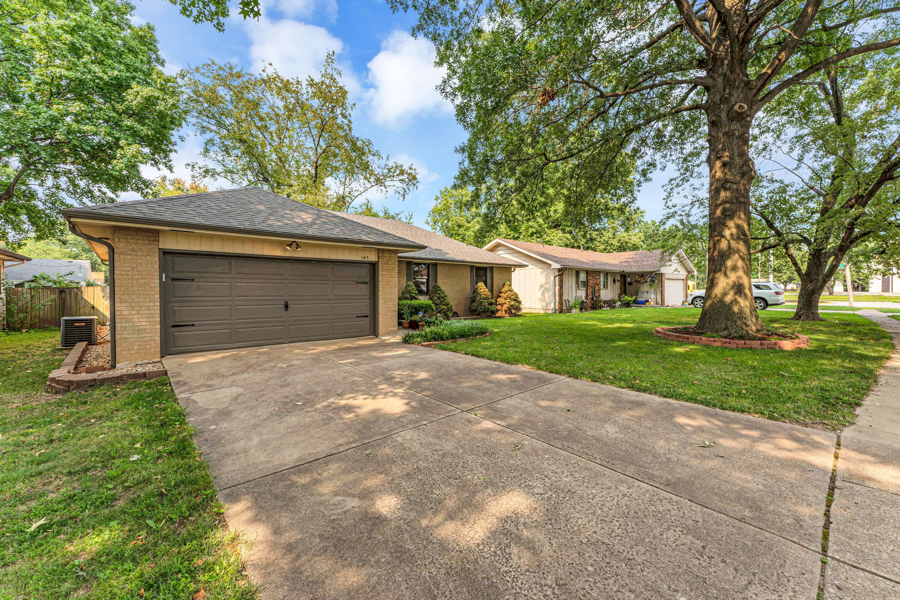 Springfield, MO 65807,1163 E Cambridge ST