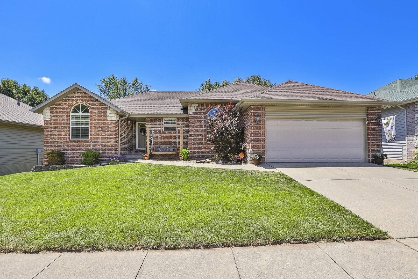 2114 W Sexton DR, Springfield, MO 65810