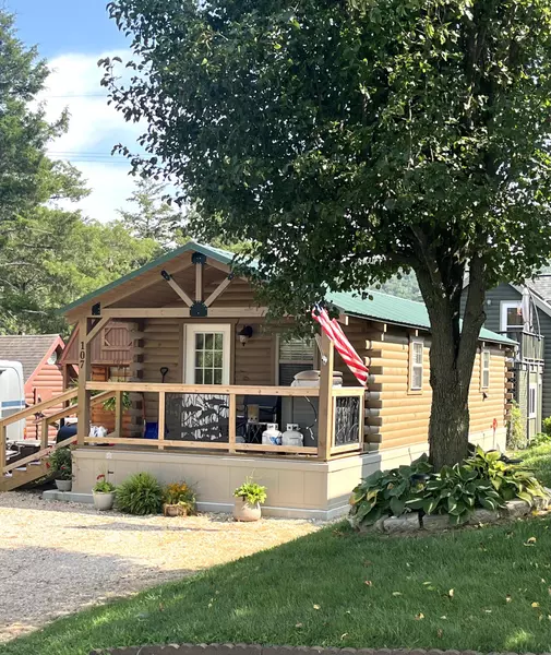 107 Valley Way, Hollister, MO 65672