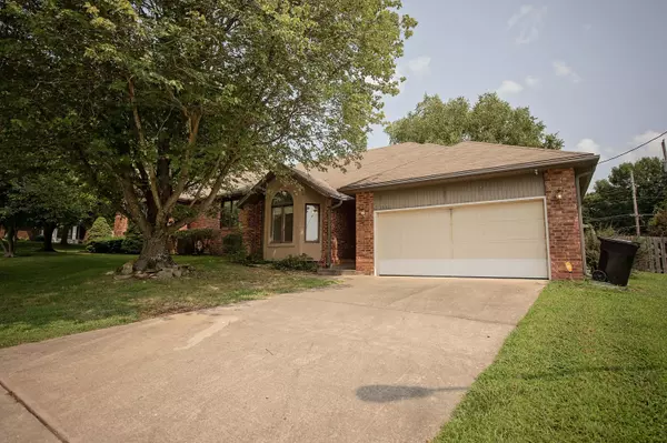 3551 E Lombard ST, Springfield, MO 65809