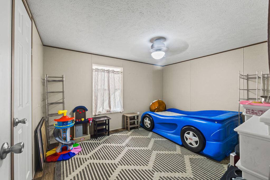 383 Berle Gene LN, Pineville, MO 64856