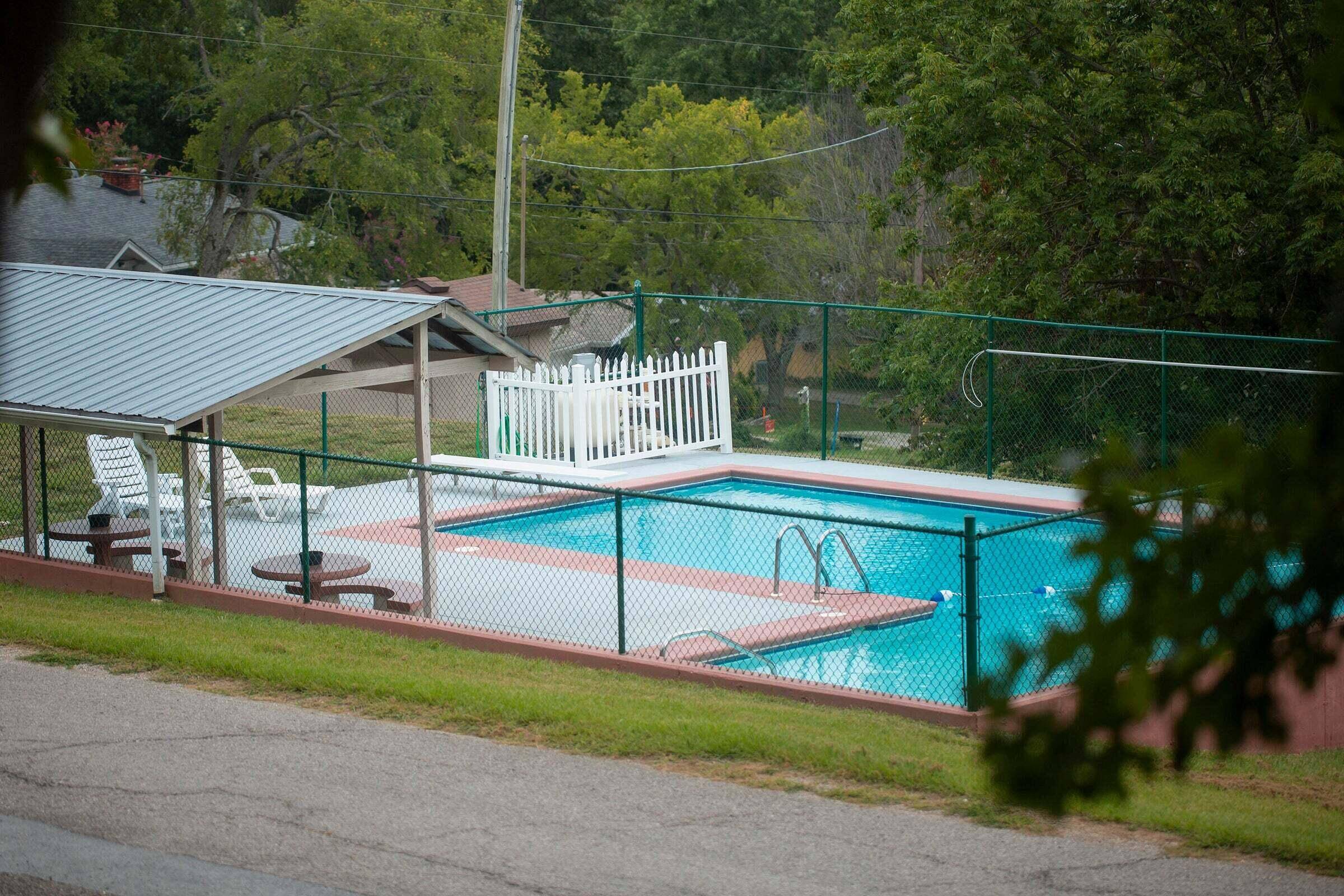 Lampe, MO 65681,774 Briar Cliff RD