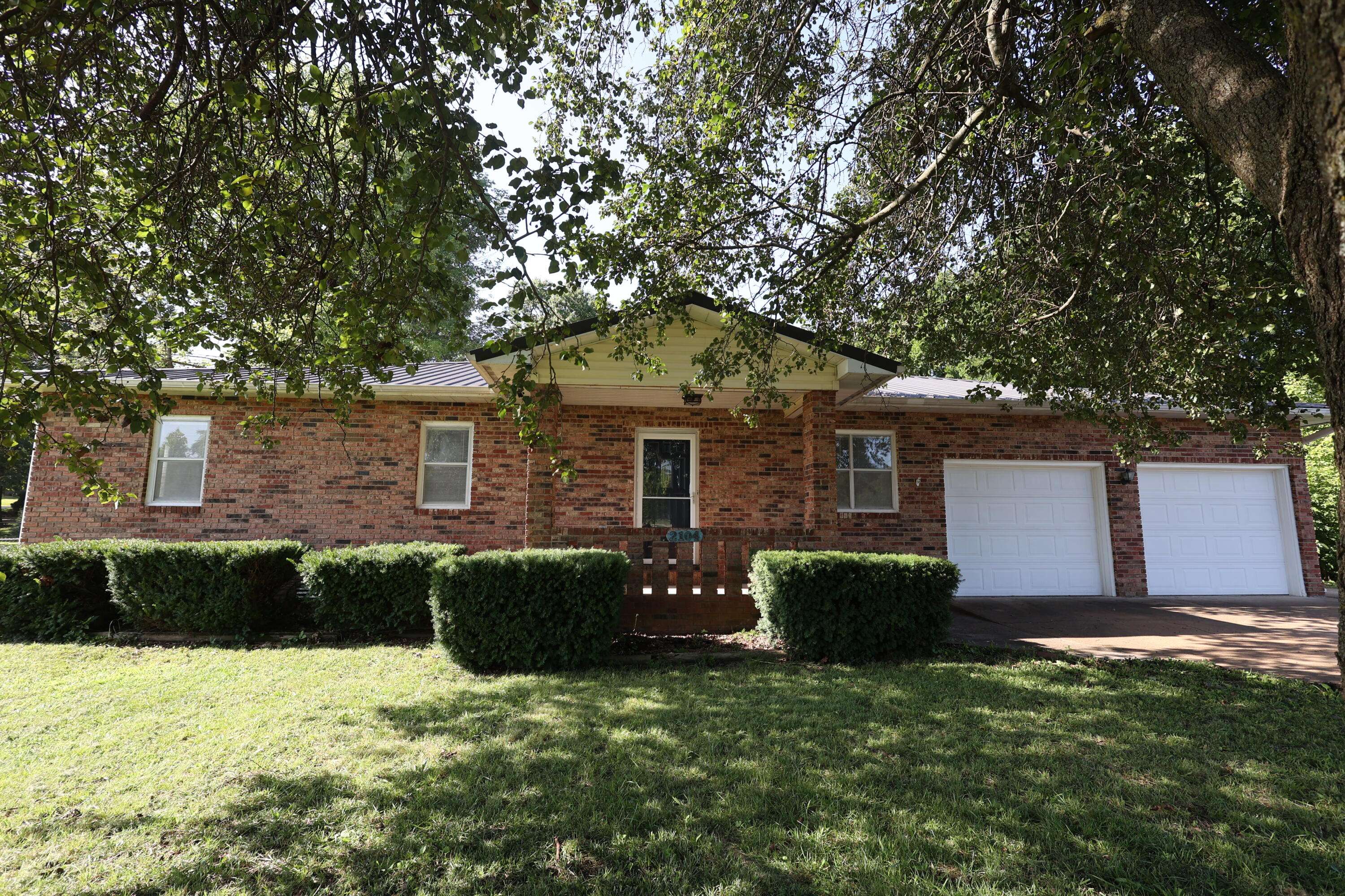 2104 Lambe Avenue, West Plains, MO 65775