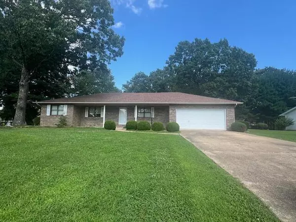 West Plains, MO 65775,2908 Paula DR