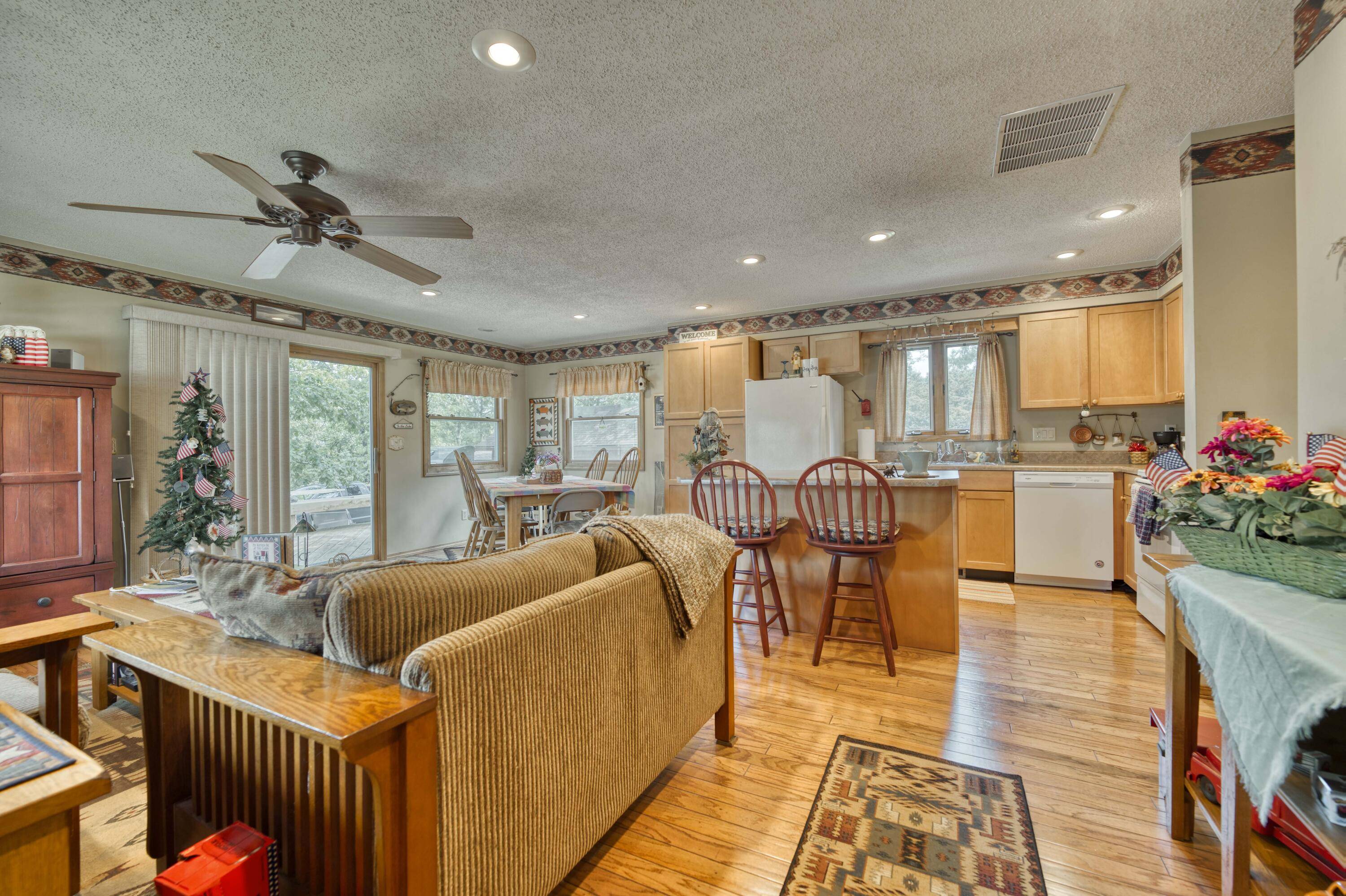 Branson West, MO 65737,266 Ikard LN