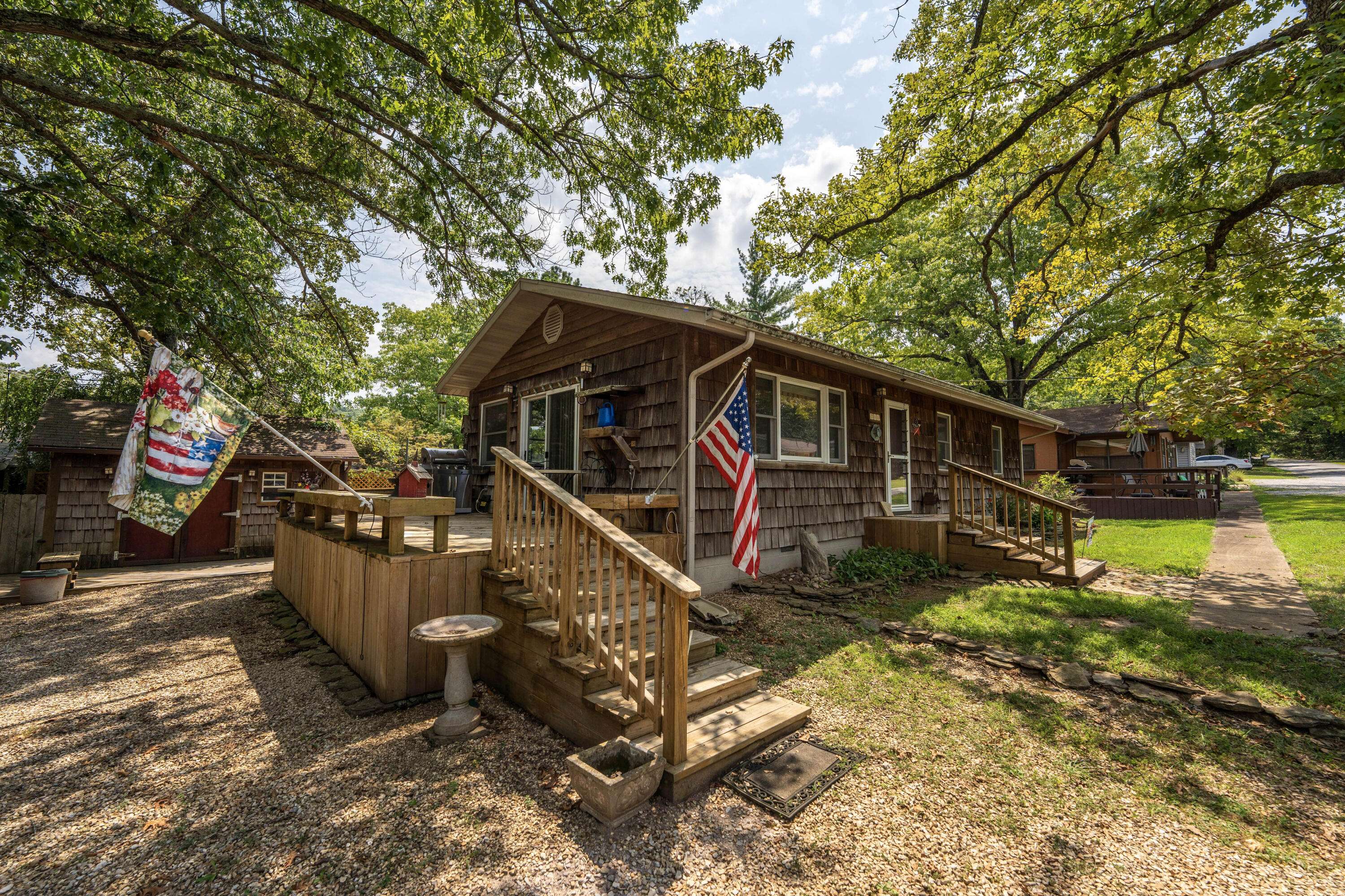 266 Ikard LN, Branson West, MO 65737