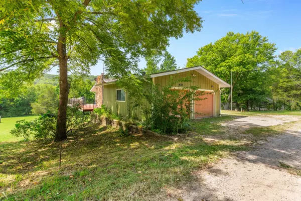 Cape Fair, MO 65624,327 Stagecoach LN