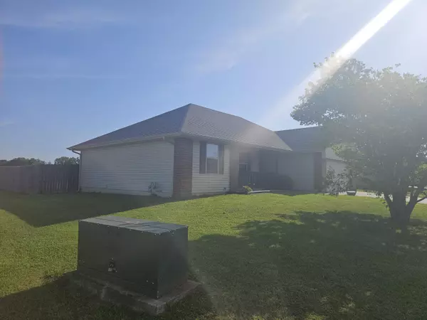 Clever, MO 65631,603 W Osage ST