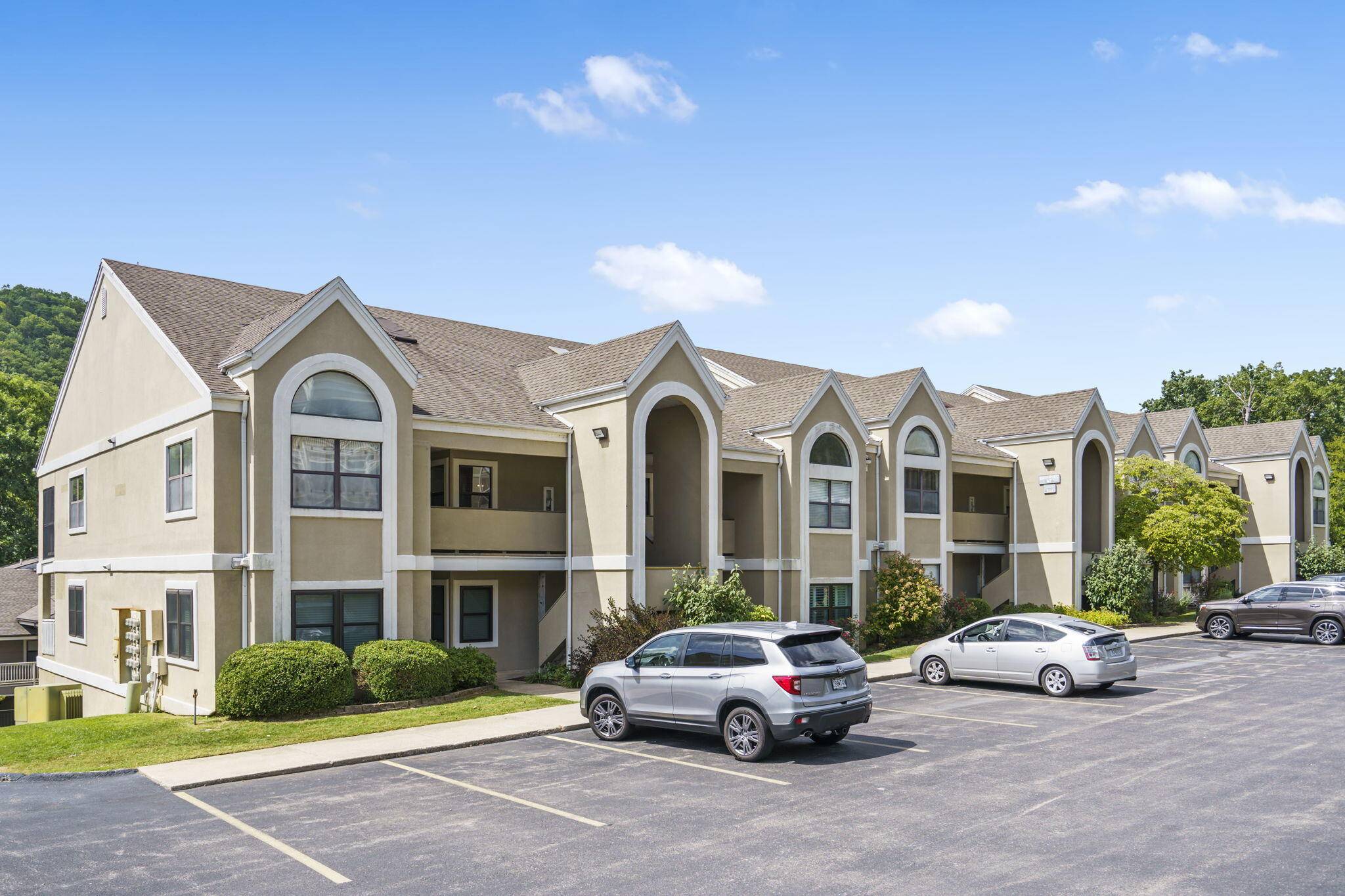 Branson, MO 65616,344 Wimbledon Drive #6