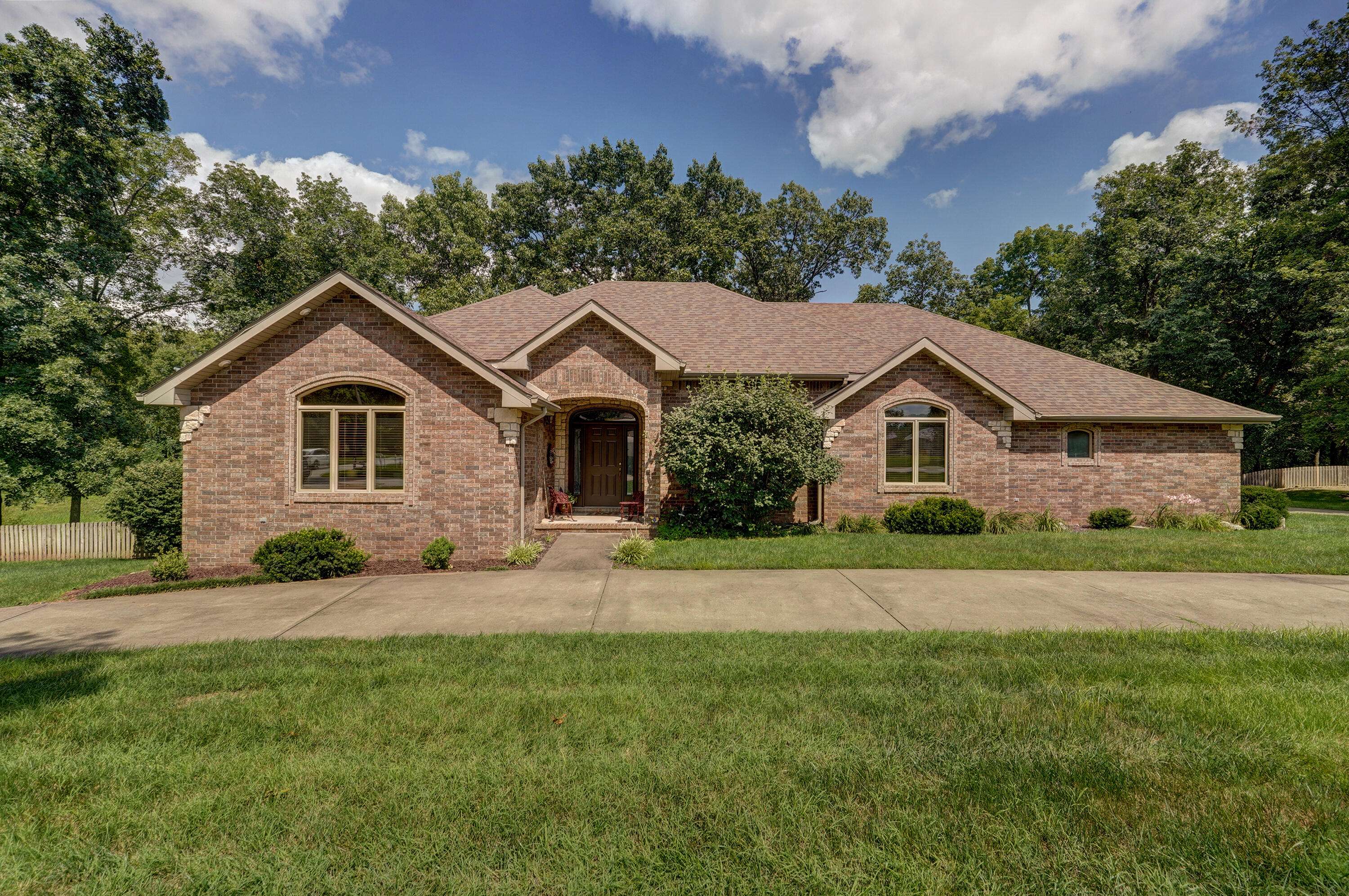 4836 S Bohn DR, Springfield, MO 65810