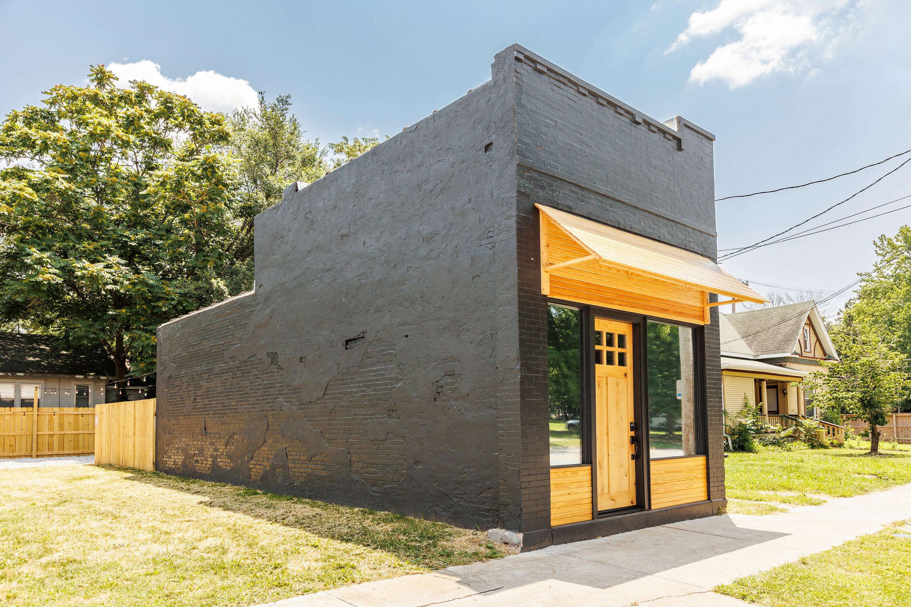 Springfield, MO 65802,944/946 N Main AVE