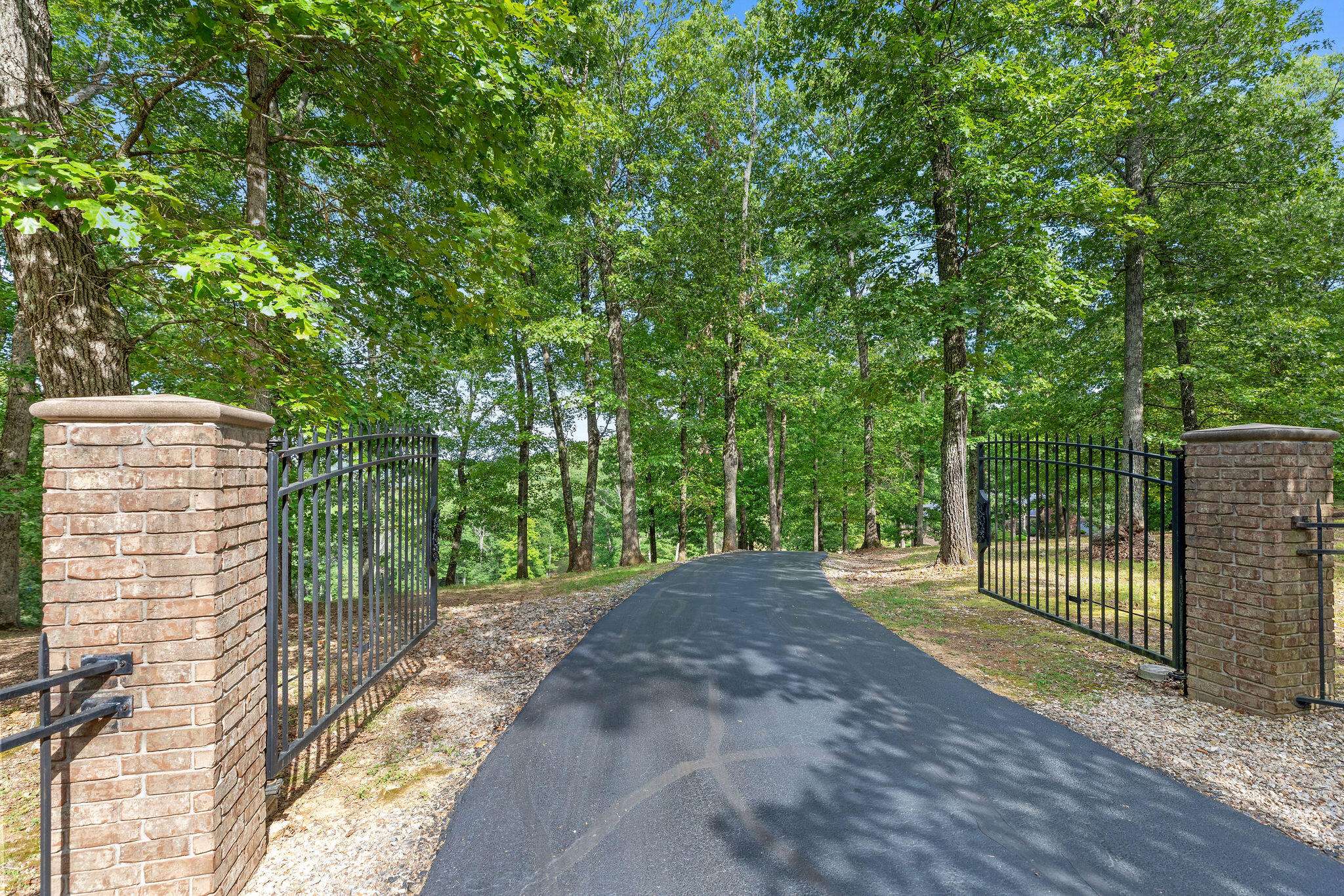 Cape Fair, MO 65624,1031 Eaglecrest RD