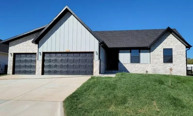 625 W Butterfield DR, Nixa, MO 65714